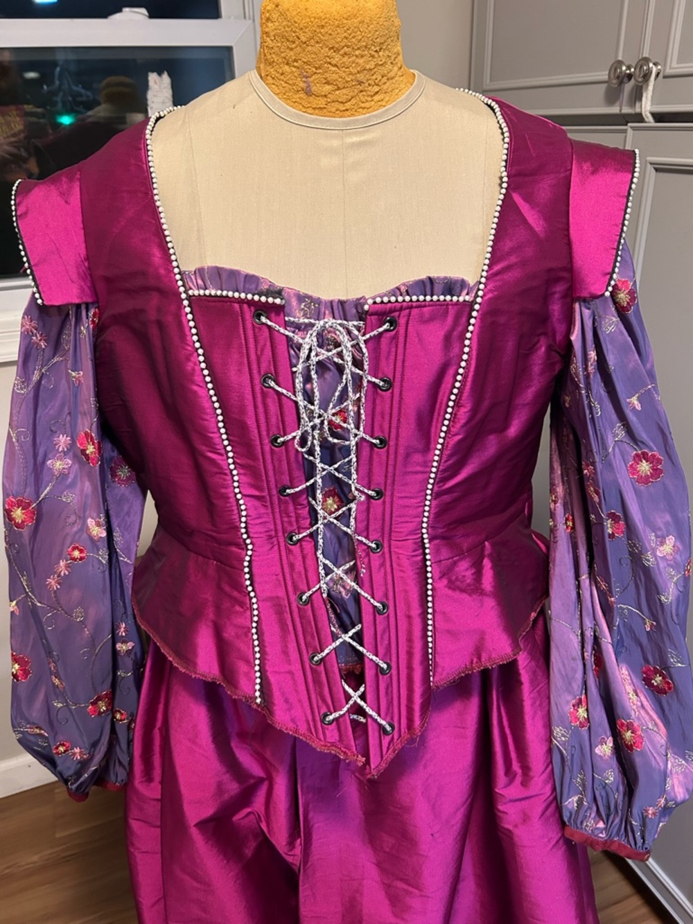 Theater Quality Magenta Renaissance Corset 2pc Dress Size 18/20 - Picture 2 of 3